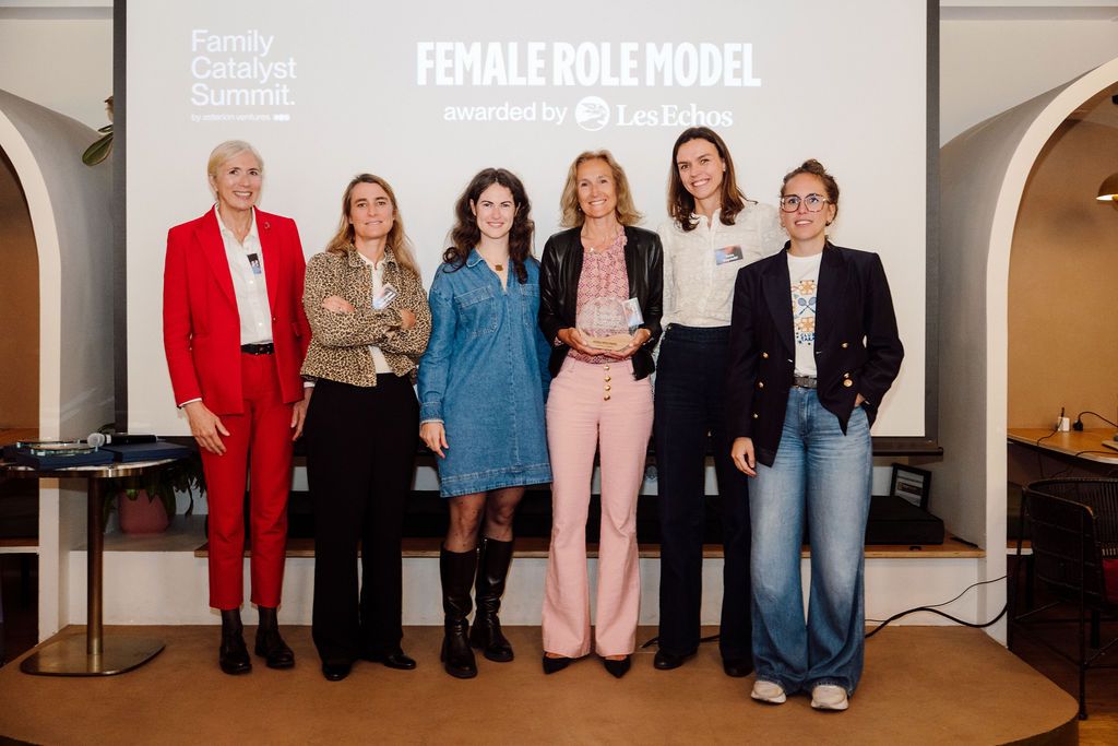 Remise du Female Role Model Award à Sabine Roux de Bézieux, Family Catalyst Summit 2026
